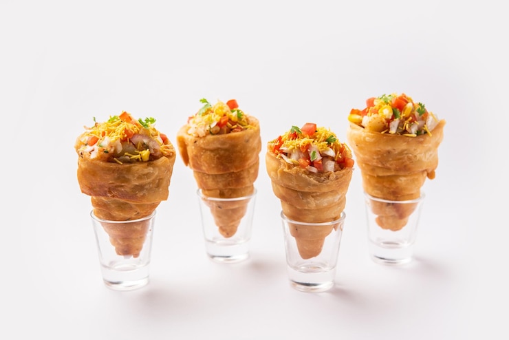 Foto kutchi cone chaat è uno spuntino popolare per le feste in india