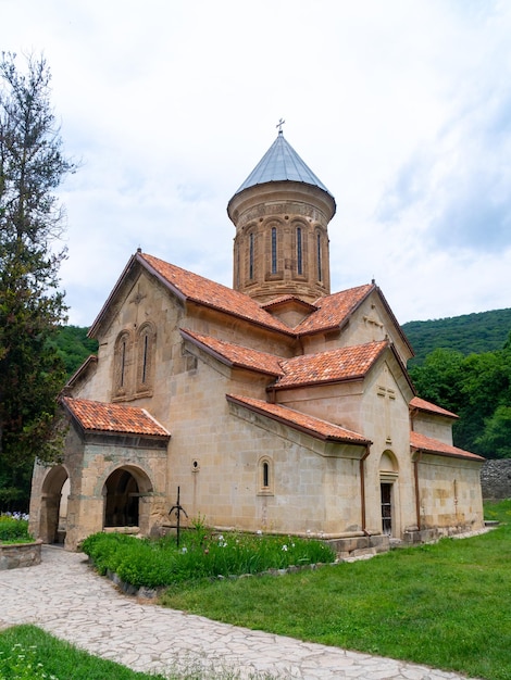 Kvatakhevi un monastero ortodosso georgiano medievale a kartli