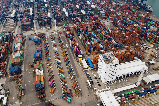 Kwai Tsing, Hong Kong, 9 ottobre 2018:- Porto di container a Hong Kong