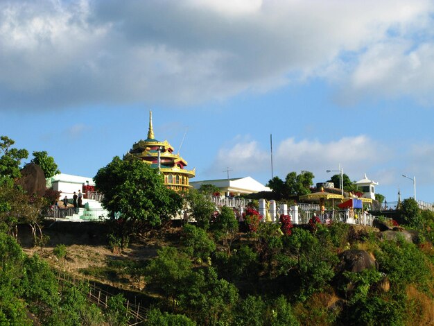 Kyaiktiyo Pagoda Roccia dorata Myanmar