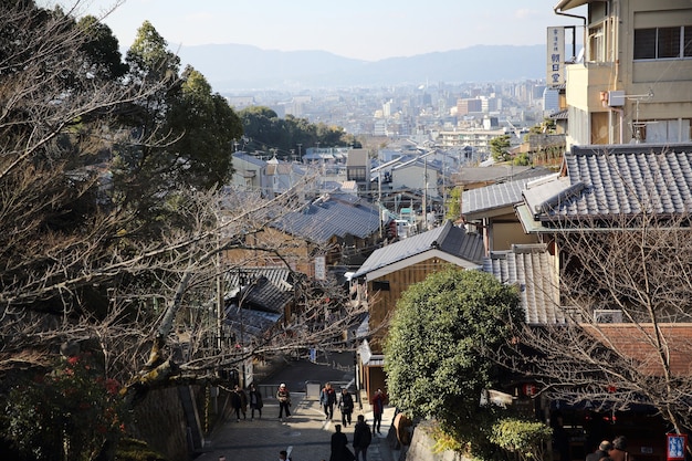 KYOTO - 31 dicembre: turisti in strada dicembre 31,2016 a Kyoto, Giappone.