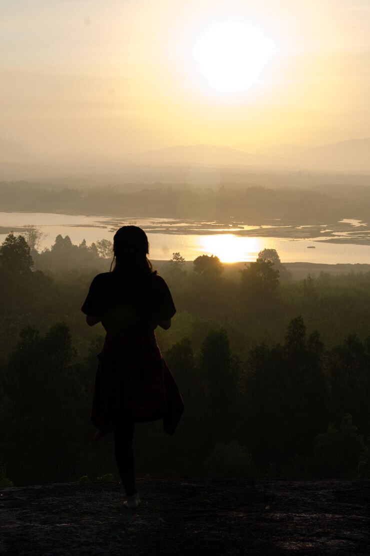 Foto l'alba e lo yoga