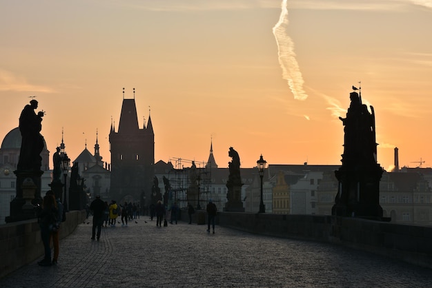 L'alba sul Ponte Carlo a Praga