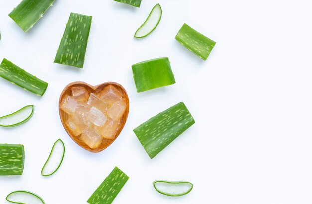 L'aloe vera è una pianta medicinale popolare per la salute e la bellezza