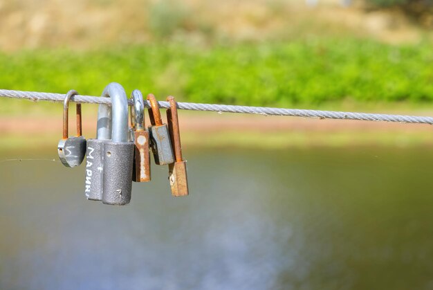 L'amore si blocca sul ponte in Estonia Parnu