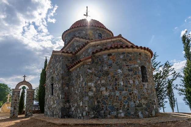 L'antica cappella si trova vicino al tempio di Stavrovouni sulla cima della montagna.