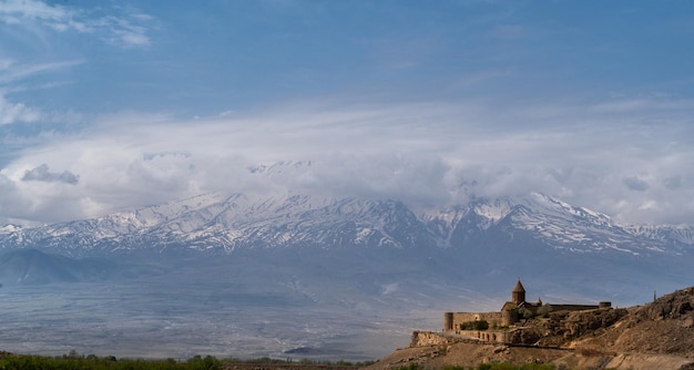 L'antico monastero armeno Khor Virap vicino al monte Ararat