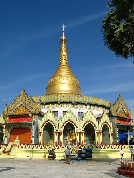 L'antico tempio di Yangon Rangoon Myanmar