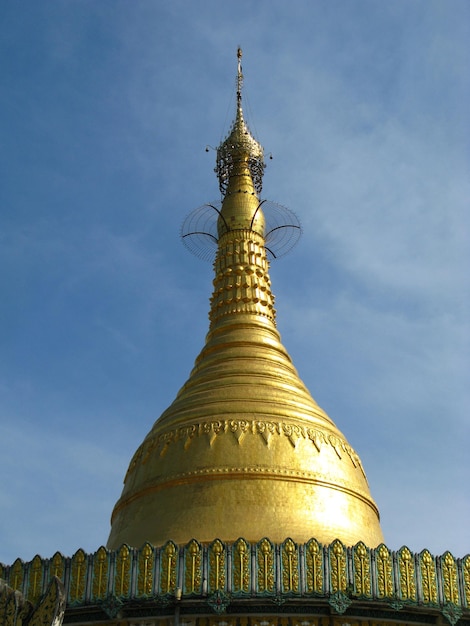 L'antico tempio di Yangon Rangoon Myanmar