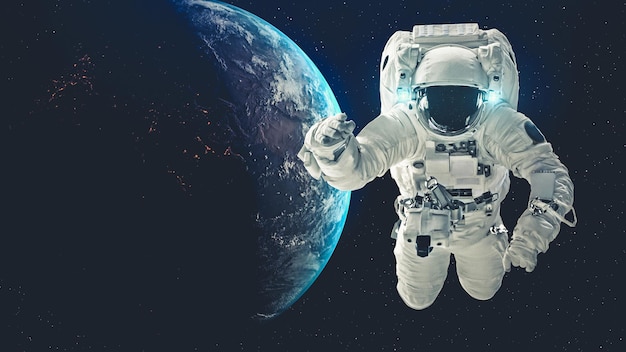 L'astronauta astronauta fa una passeggiata nello spazio mentre lavora per la missione di volo spaziale