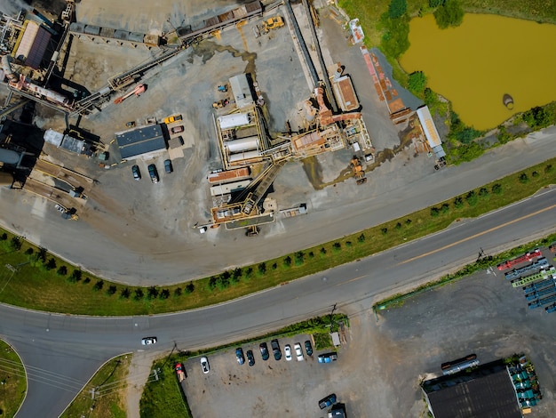 L'attrezzatura per la produzione di asfalto, impianto di betonaggio con stazione di bitume