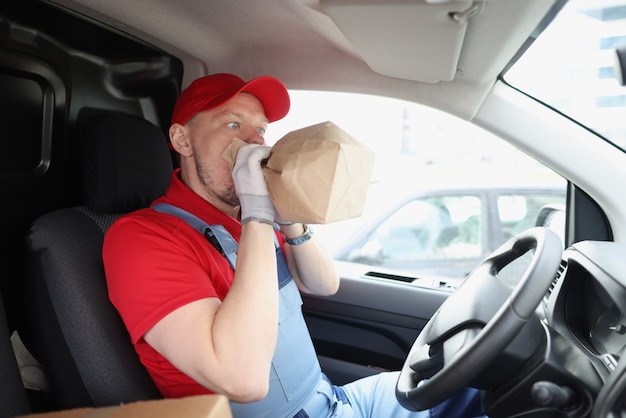 L'autista si è ammalato mentre guidava l'auto