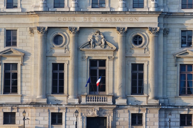 L'edificio del Tribunale commerciale di Parigi è stato costruito nel 18601865