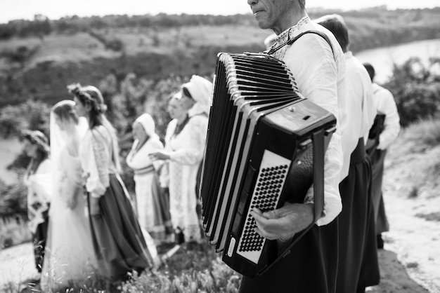 L'ensemble di canti e danze popolari ucraine in costumi nazionali