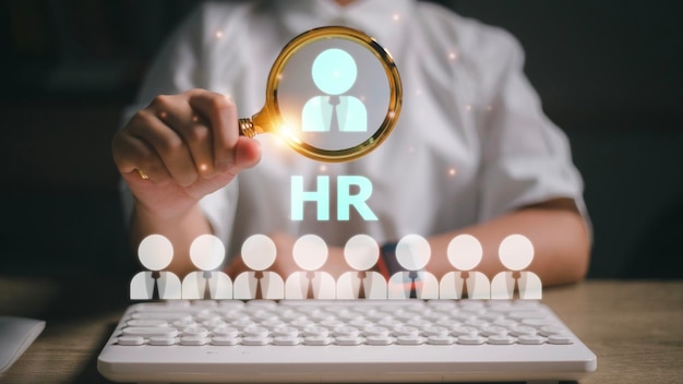 L'HR seleziona Human Resource Networks HR Reclutamento selettivo di nuove carriere e struttura organizzativa efficace Formazione Assunzioni e Performance Customer Relationship Management