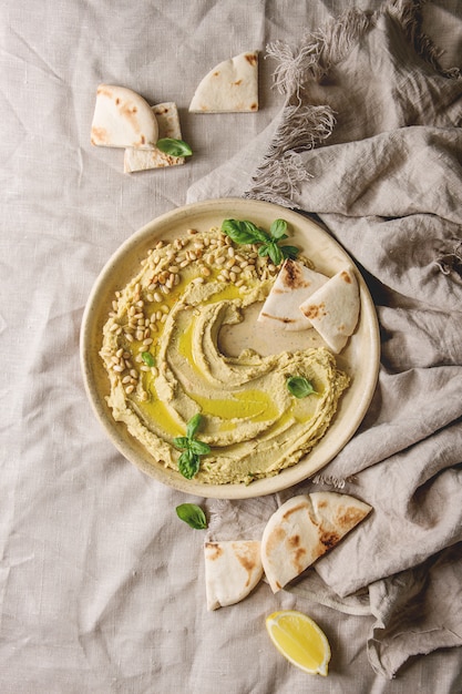 L&#39;hummus si è diffuso con le noci