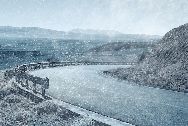 l'inizio dell'inverno in montagna