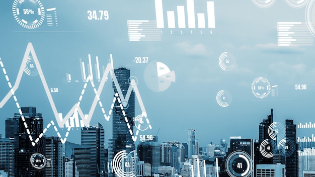 L'interfaccia analitica dei dati aziendali sorvola la città intelligente mostrando il futuro dell'alterazione