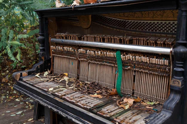 L&#39;interno di un vecchio piano in rovina