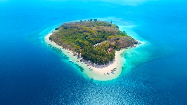 L'isola di Gili Nanggu con acqua acquamarina