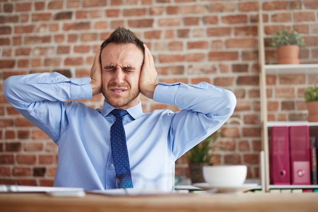 L'uomo ne ha abbastanza del suo lavoro