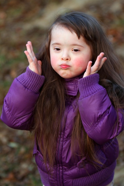 La bambina si diverte