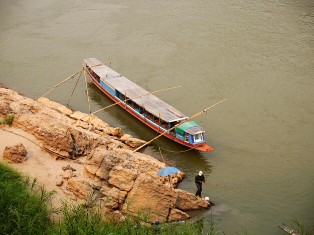 La barca sul fiume Mekong a Luang Prabang Laos