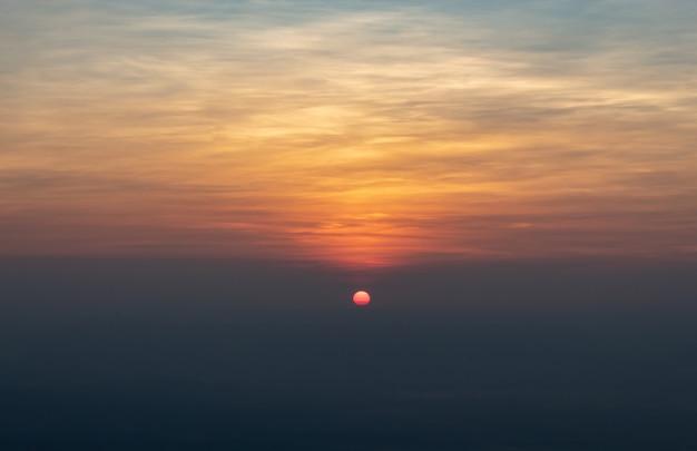 La bellezza dell&#39;alba il cielo del mattino.