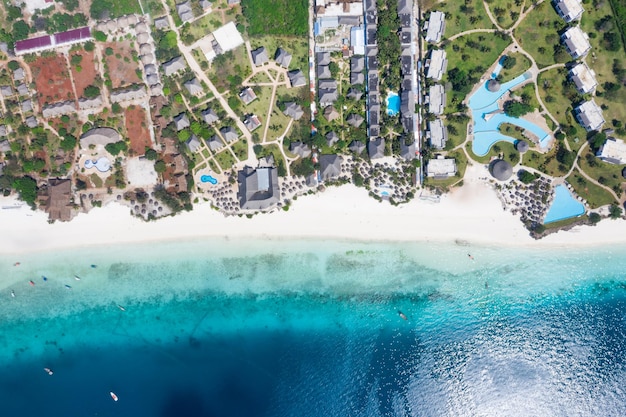 La bellissima isola tropicale di Zanzibar vista aerea mare nella spiaggia di Zanzibar in Tanzania