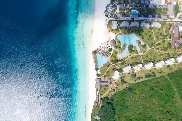 La bellissima isola tropicale di Zanzibar vista aerea mare nella spiaggia di Zanzibar in Tanzania