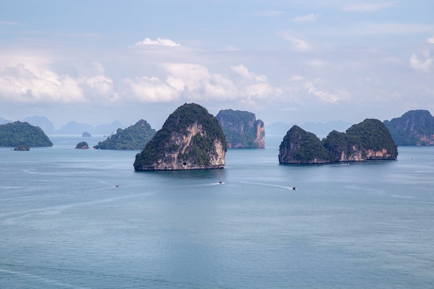 La bellissima natura delle isole del Mare delle Andamane Ko Hong, Provincia di Krabi, Thailandia