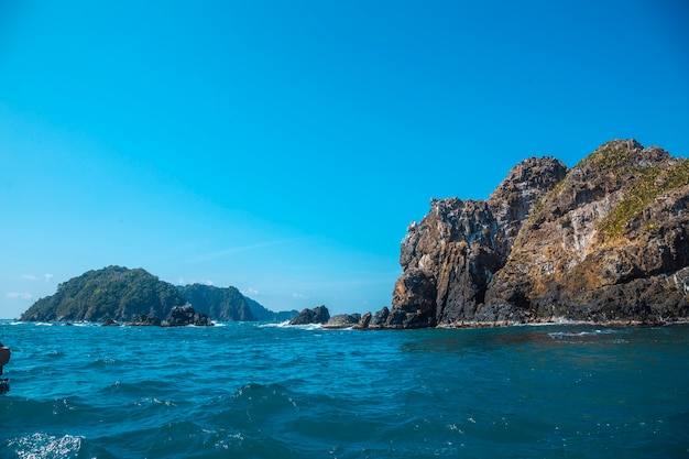 La bellissima Rocky Farallones a Punta de Sal nel Mar dei Caraibi, Tela. Honduras