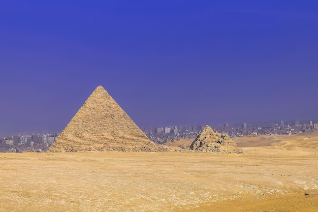 La bellissima vista della Grande Piramide di Khufu e Khafe nel Complesso della Piramide di Giza Egitto