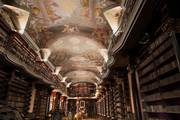 La biblioteca barocca del Clementinum a Praga