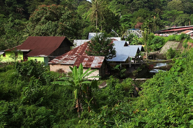 La casa nel piccolo villaggio dell'Indonesia