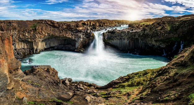 La cascata di Aldeyjarfoss nel nord dell'Islanda.