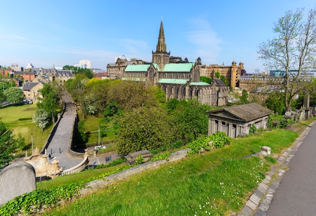 La Cattedrale di Glasgow è la cattedrale più antica della terraferma ed è l'edificio più antico di Glasgow e chiamata anche Cattedrale di San Mungo, Scozia