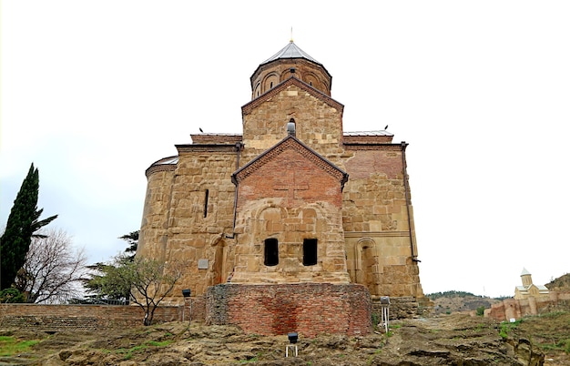 La Chiesa dell'Assunzione della Vergine Maria di Metekhi Old Tbilisi Città della Georgia