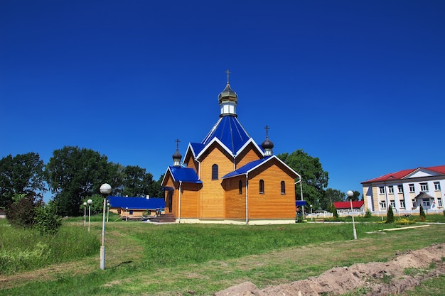 La chiesa di legno nel villaggio di Kamenyuki Bielorussia