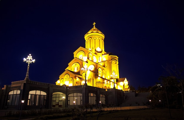 La chiesa di Tbilisi, in Georgia durante la notte