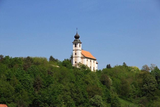 La chiesa nelle montagne della Slovenia