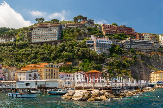 La città di Positano sulla costa amalfitana italiana