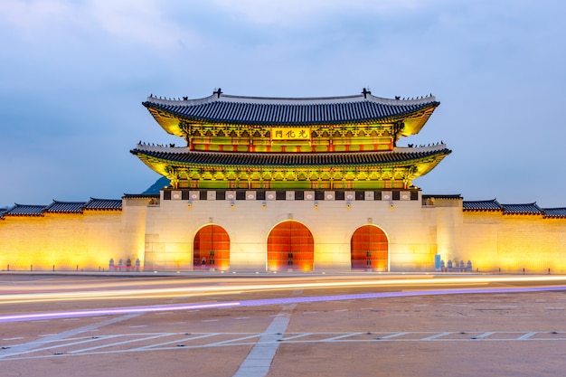 La Corea, palazzo di Gyeongbokgung alla notte a Seoul, Corea del Sud.