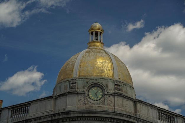 La cupola dell'oro della banca a Washington Georgetown ha dipinto il dettaglio delle case