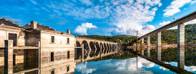 La diga sul lago omodeo