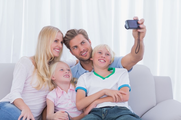 La famiglia fotografa se stessa