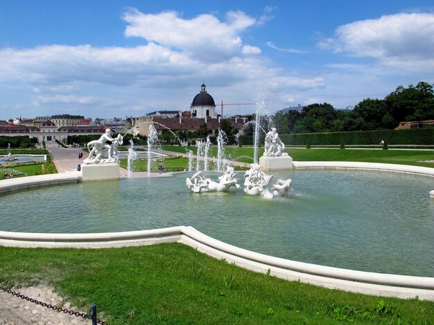 La fontana nel palazzo del Belvedere a Vienna, Austria