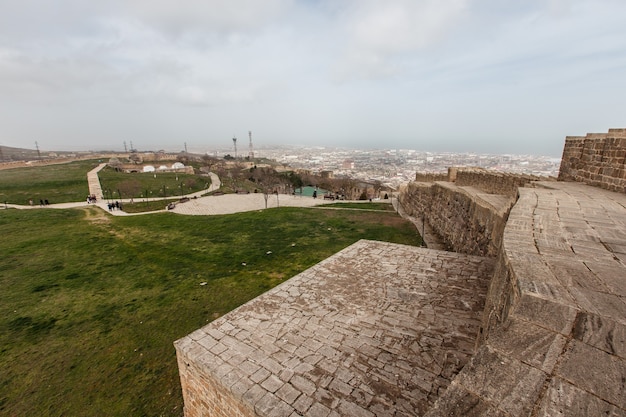 La fortezza di Derbent. Antica città di Derbent. Luoghi storici del Caucaso. repubblica del daghestan