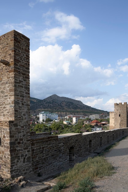 La fortezza genovese è un'antica fortezza nella città di Sudak sulla penisola di Crimea