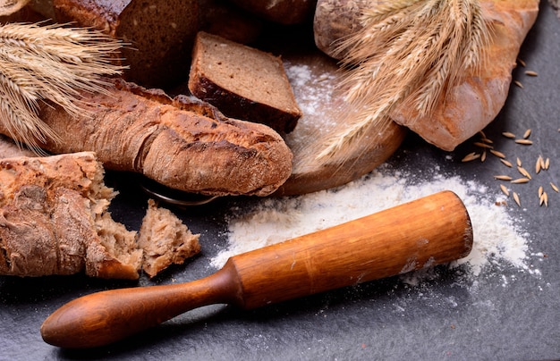 La freschezza del pane fragrante delle migliori varietà di grano